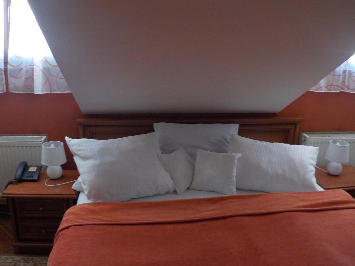 Hotel Krivan Kysucke Nove Mesto Zimmer foto